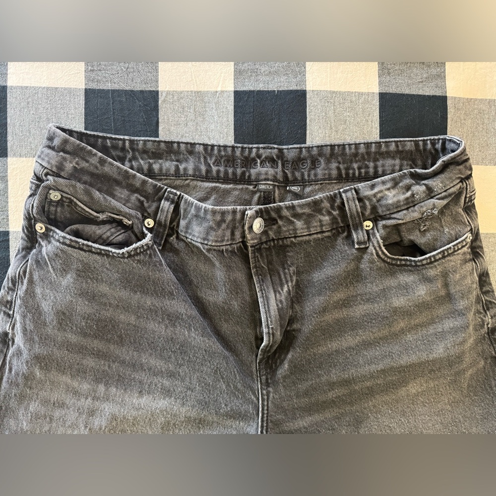 AE Stretch Curvy High-Waisted Black Wash Stovepipe Jeans